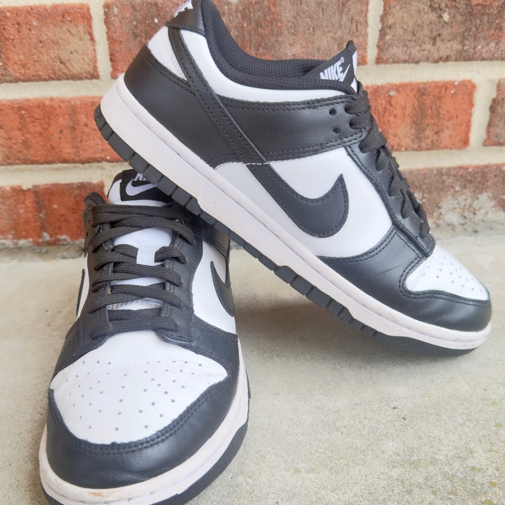 Nike Dunk Low
Women's